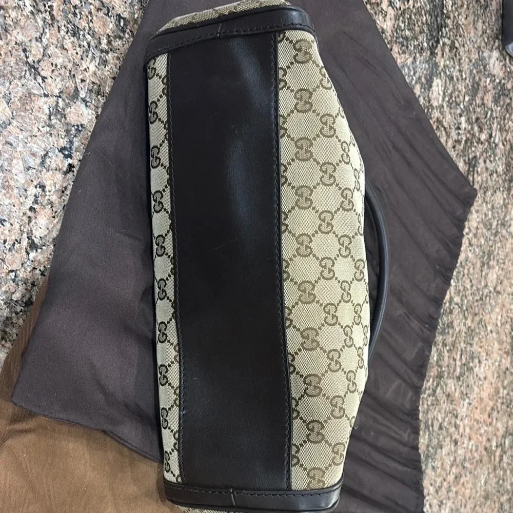 Gucci Monogram Beige and Brown Shoulder Bag - Picture 4 of 13